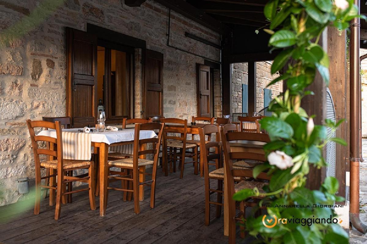 Locanda Del Castello Frontone Ngoại thất bức ảnh