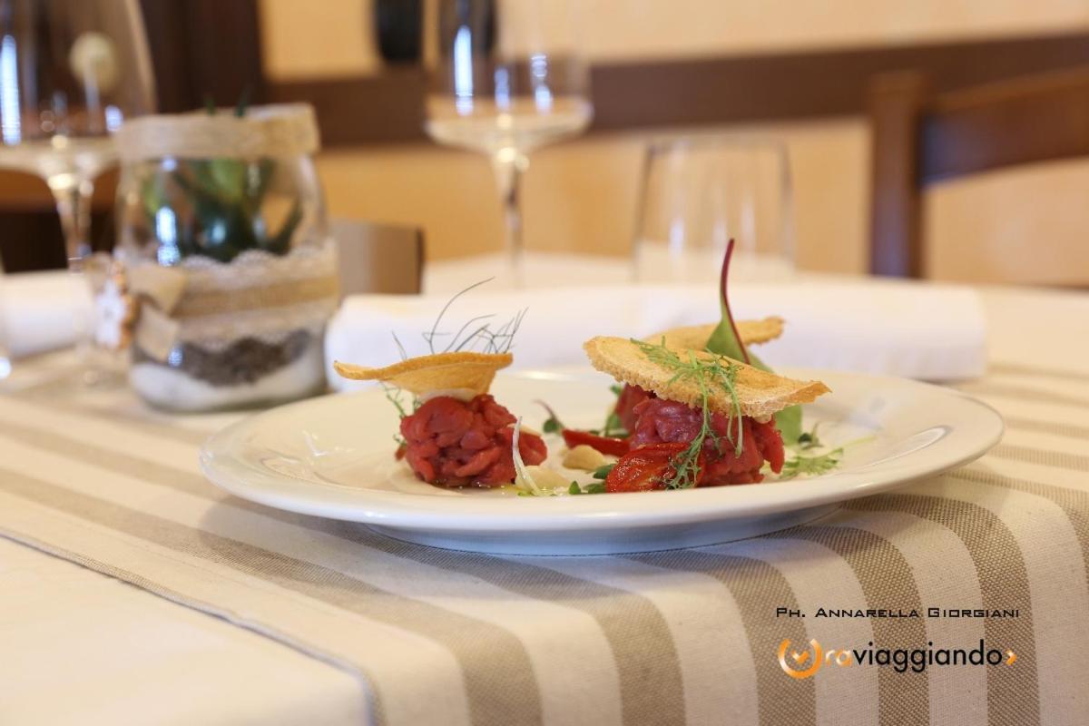Locanda Del Castello Frontone Ngoại thất bức ảnh